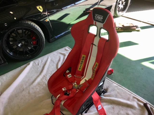 OMP バケットシート サベルト 5点式シートベルト　レーシングハーネス 取付作業。フェラーリ 360 モデナ 