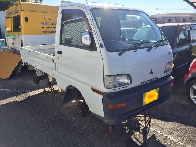 天気も良いので 青空 車検整備 修理 しました。 小山市のT様 いつもご依頼ありがとうございます。三菱 ミニキャブ