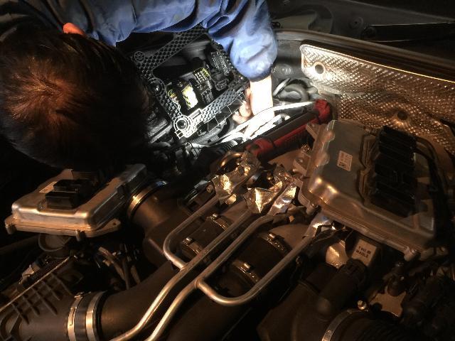 BMW M5 エンジン・パーツ持込み取付作業。スパークプラグ ダイレクト・イグニッションコイル 交換 修理 整備 テスター診断。