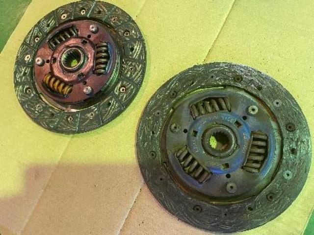 アクセルを踏んでも前に進まない … 点検の結果 クラッチの滑りが原因でした。クラッチ・オーバーホール 修理 整備。スズキ キャリイ 小山市のO様 ご依頼ありがとうござます。