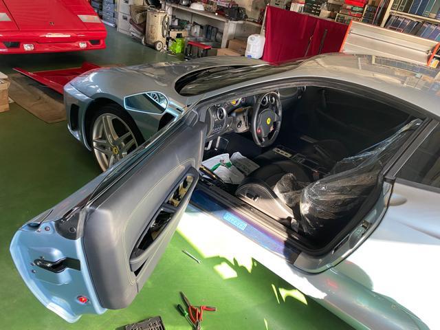Ferrari F430 フェラーリ F430 納車前仕上げ作業。内装のベタつき補修 ドアハンドル 灰皿 の ベタつきを 修理しました。フェラーリ 車検 修理 整備。    栃木県 小山市 カワマタ商会グループ(株)Kレボリューション