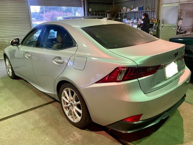 LEXUS IS300h バッテリー交換作業。レクサス 車検 整備 修理。栃木県小山市のO様 ご依頼ありがとうござます。     栃木県 小山市 カワマタ商会グループ(株)Kレボリューション