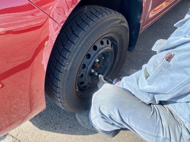TOYOTA トヨタ カローラルミオン 1.5G スタッドレスタイヤからノーマルタイヤに交換作業。茨城県結城市のA様 ご依頼ありがとうござま。       栃木県 小山市 カワマタ商会グループ(株)Kレボリューション