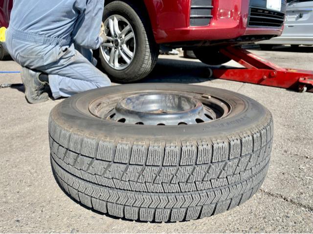 TOYOTA トヨタ カローラルミオン 1.5G スタッドレスタイヤからノーマルタイヤに交換作業。茨城県結城市のA様 ご依頼ありがとうござま。       栃木県 小山市 カワマタ商会グループ(株)Kレボリューション