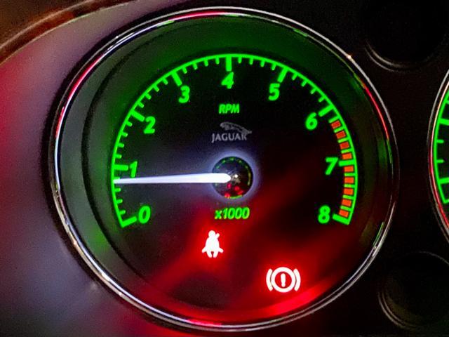 Jaguar XJ3.0executive ジャガー エンジンチェックランプ警告灯が時々点灯する… 群馬県太田市のU様 ご依頼ありがとうござます。     栃木県小山市カワマタ商会グループ(株)Kレボリューション