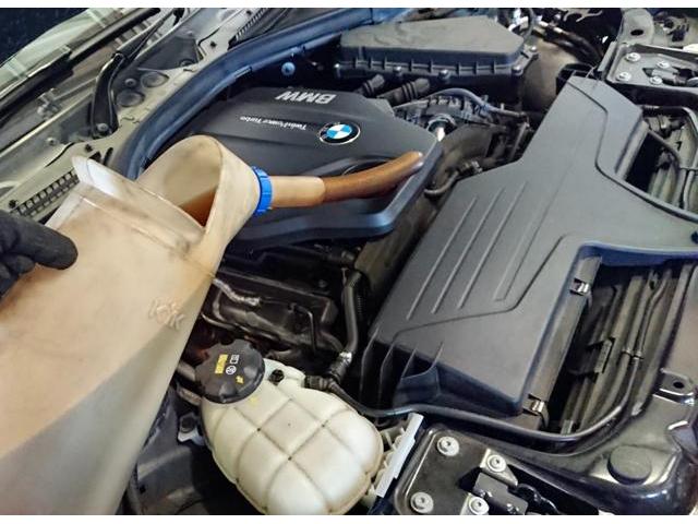 BMW 320d ラグジュアリー ディーゼル車 エンジンオイル交換作業。BMW車検整備修理。茨城県筑西市W様 ご依頼ありがとうござます。      栃木県小山市カワマタ商会グループ(株)Kレボリューション