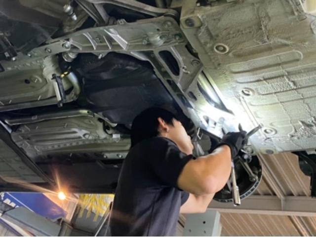 PORSCHE 911 Carrera S ステアリングギアボックス&ロット点検 エンジンオイル&エレメント交換作業。ポルシェ車検整備修理。栃木市大平町Y様 ご依頼ありがとうござます。     栃木県小山市(株)Kレボリューション