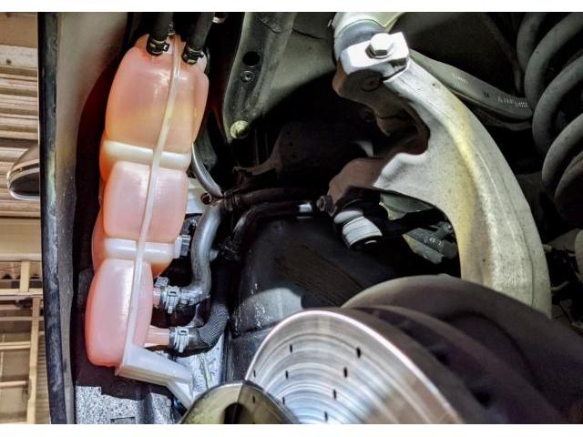 Audi RS6 アウディRS6 エンジン冷却水水漏れ修理 Ωmegaオイル ブレーキパッド交換作業。東京都小金井市W様 ご依頼ありがとうござます。アウディ車検整備修理板金塗装・販売買取 栃木県小山市(株)Kレボリューション