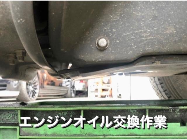 MITSUBISHI 三菱ふそう FK 4t トラック エンジンオイル交換作業。茨城県結城市K様 ご依頼ありがとうござます。三菱ふそう車検整備修理板金塗装・販売買取 栃木県小山市カワマタ商会グループ(株)Kレボリューション