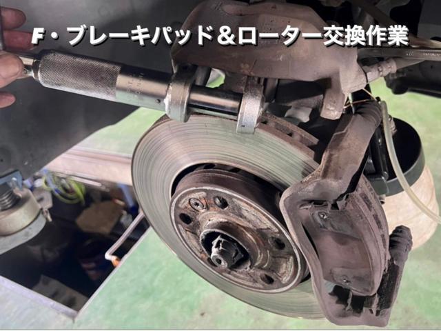 RENAULT ルノー カングー 車検＆ブレーキパッド・ディスクローター・スパークプラグ交換作業。茨城県筑西市C様 ご依頼ありがとうござます。ルノー車検整備修理板金塗装テスター診断販売買取 栃木県小山市カワマタ商会グループ(株)Kレボ