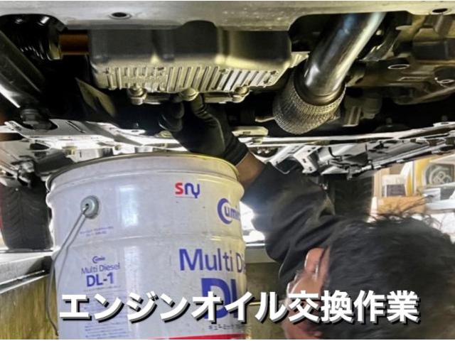 Jeep クライスラージープ  レネゲート トレイルホーク エンジンオイル交換作業。茨城県筑西市K様 ご依頼ありがとうございます。クライスラージープ車検整備修理板金塗装故障テスター診断販売買取 栃木県小山市(株)Kレボリューション