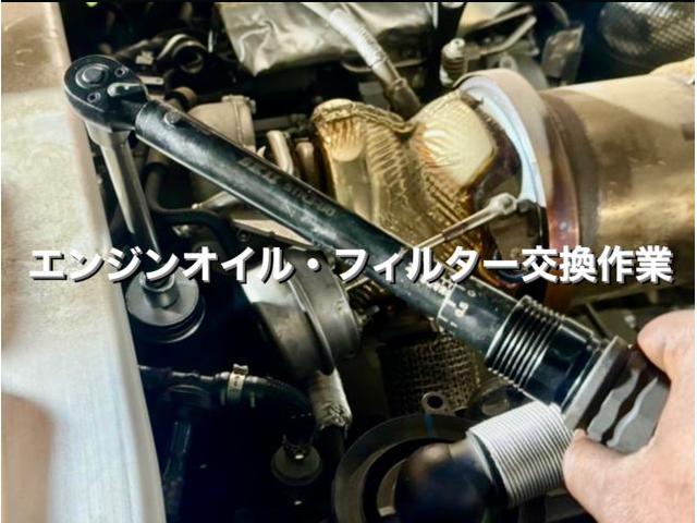 PORSCHE ポルシェ カイエン エンジンオイル＆フィルター交換 エアボックス スタビライザー脱着。宮城県岩沼市N様ご依頼ありがとうございます。ポルシェ車検整備修理板金塗装故障テスター診断販売買取 栃木県カワマタ商会グループ(株)Kレボ