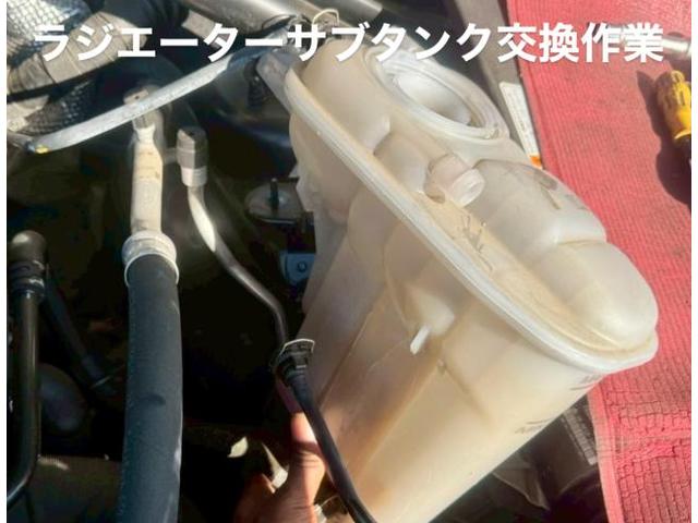 PORSCHE 車検・エンジン冷却水漏れ ラジエーターサブタンク交換 ポルシェ マカン。茨城県結城市I様ご依頼ありがとうございます。ポルシェ車検整備修理板金塗装故障テスター診断販売買取 栃木県カワマタ商会グループ(株)Kレボリューション