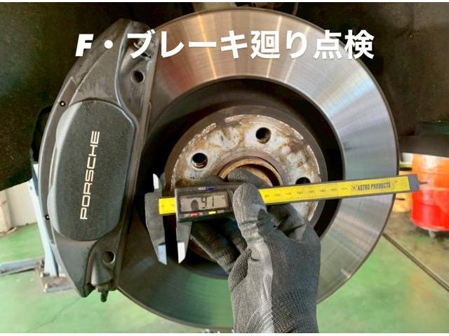 PORSCHE 車検・エンジン冷却水漏れ ラジエーターサブタンク交換 ポルシェ マカン。茨城県結城市I様ご依頼ありがとうございます。ポルシェ車検整備修理板金塗装故障テスター診断販売買取 栃木県カワマタ商会グループ(株)Kレボリューション