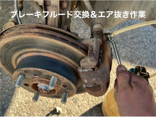 SUBARU 中古車納車前整備 ブレーキディスクパッド＆バッテリー交換 スバル R2 R。群馬県太田市T様ご成約ありがとうございます。スバル車検整備修理板金塗装故障テスター診断販売買取栃木県小山市カワマタ商会グループ(株)Kレボリューション