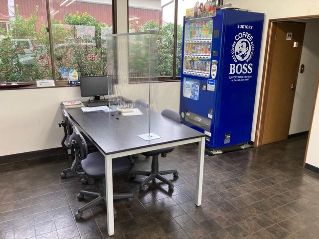 オイル交換からパーツの取付、メンテナンスなど幅広く行っております！レース車両のメンテナンスもＯＫ！