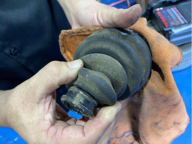 日産　キャラバン　ドライブシャフトインナーブーツ交換