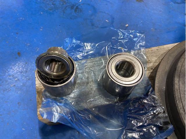 日産　ノート　　ハブベアリング交換