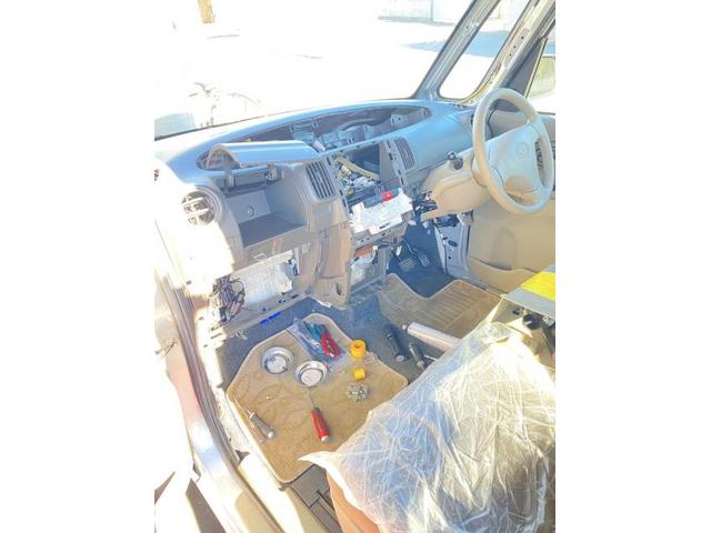 ダイハツ　タント　エバポレーター交換・エアコンガス補充