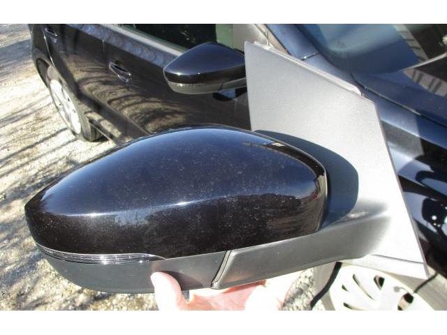 VWポロ中古ドアミラー交換作業。