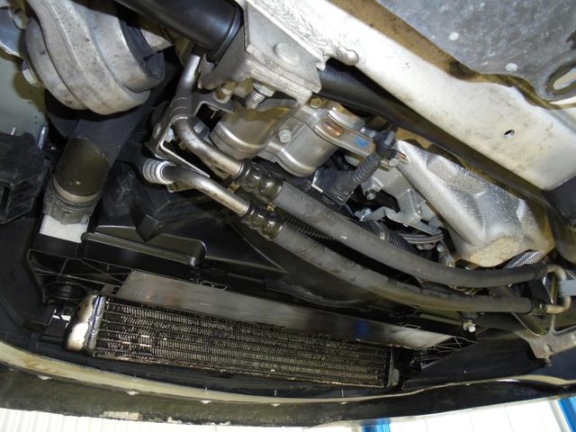 BMW M6（E63）S85B50　エンジンオイル漏れ修理　オイルクーラー交換