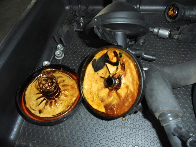 BMW X5(E53)N52B30A　アイドリング不調、エンジンがブルブルする、プレッシャーコントロールバルブ（オイルセパレーター）、スパークプラグ交換