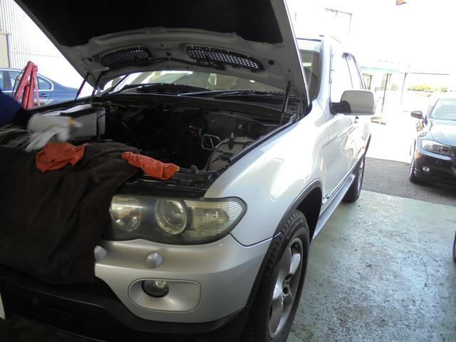 BMW X5(E53)N52B30A　アイドリング不調、エンジンがブルブルする、プレッシャーコントロールバルブ（オイルセパレーター）、スパークプラグ交換