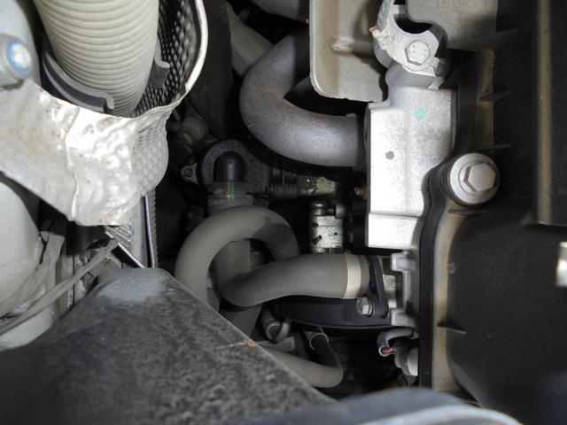 BMW 116i (E87)N45B16A エンジンオイル漏れ修理　オイルエレメントケース、カムカバーガスケット交換