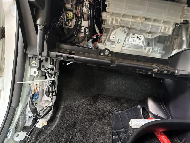 トヨタ　ノア　ミラー型ドラレコ・ETC依頼　茨城県　水戸市　青柳町　那珂市　　ひたちなか市　茨城町　笠間市　城里町　常陸太田市　常陸大宮市　日立市　