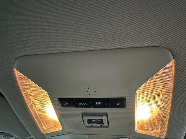 トヨタ RAV4 ガラス製フューエルリッド交換取付・室内灯LED交換依頼 茨城県水戸市青柳町 那珂市 ひたちなか市 茨城町 城里町 笠間市 常陸大宮市 常陸太田市 日立市