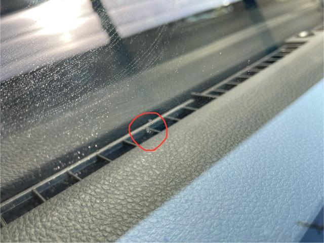 トヨタ ノア　ガラスリペアとタイヤ履き替え依頼　茨城県水戸市青柳町　那珂市　ひたちなか市　茨城町　笠間市　城里町　日立市　常陸大宮市　常陸太田市