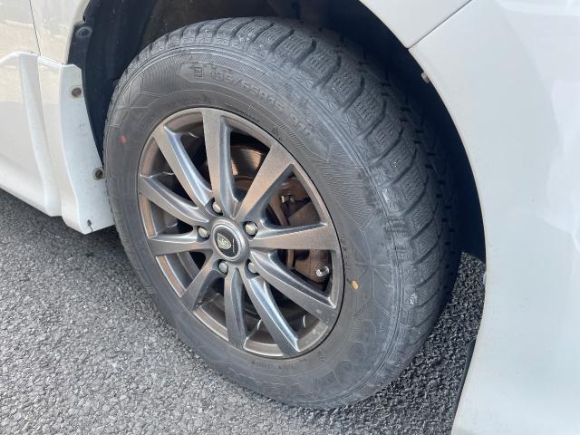 トヨタ ノア　ガラスリペアとタイヤ履き替え依頼　茨城県水戸市青柳町　那珂市　ひたちなか市　茨城町　笠間市　城里町　日立市　常陸大宮市　常陸太田市