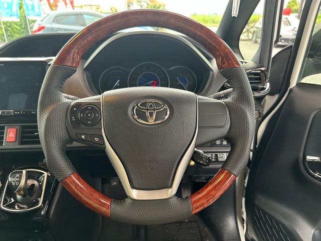 トヨタ ノア　ステアリング交換  茨城県水戸市青柳町　那珂市　ひたちなか市　笠間市　茨城町　城里町　日立市　常陸大宮市　常陸太田市