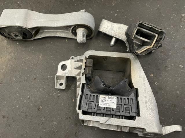 MINI　振動　ショック　エンジンマウント交換　日光市