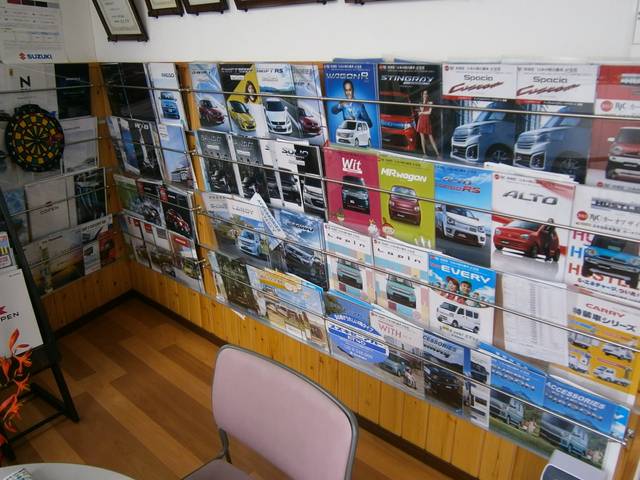 各メーカーのカタログも沢山ございます！