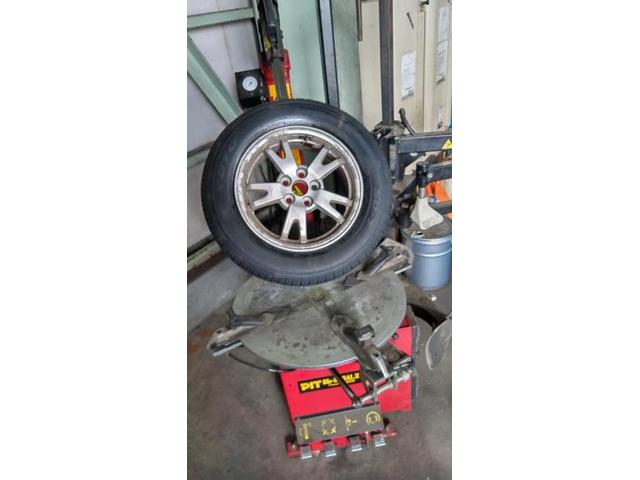 ３０プリウス　タイヤ交換　TOYO　タイヤ組み換え　ガレージヒート　Garage HEAT