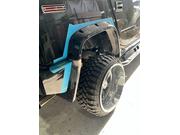 ＦＲＰ加工にも対応。エアロパーツの補修やカスタム塗装まで職人技で丁寧に仕上げます。