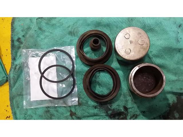 キューブ キャリパーオーバーホール アメ車 外車 修理 つくば 土浦