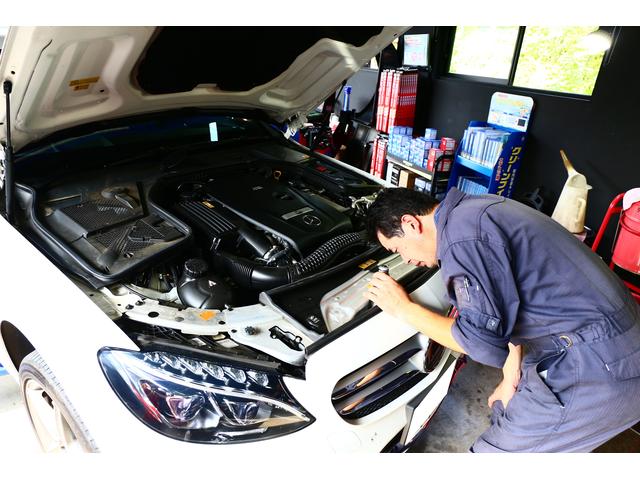 メルセデスベンツワゴン　C200　S205　フロントグリル交換