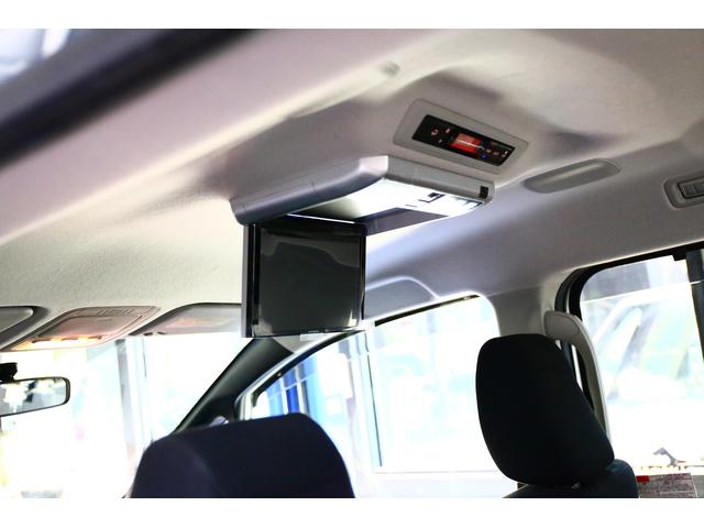 トヨタ　ヴォクシー　ハイブリッド　納車　フリップダウンモニター　80　カロッツェリア