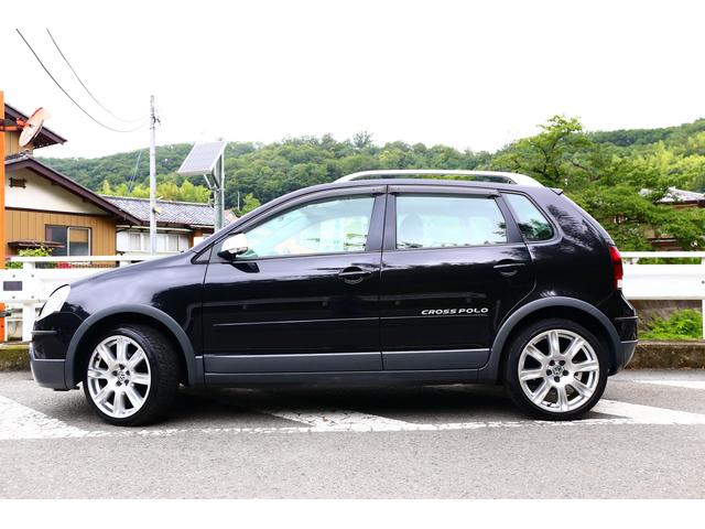 フォルクスワーゲン クロスポロ 販売 御成約