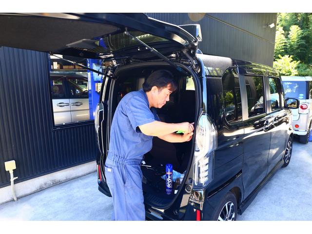 ホンダ　Ｎ-ＢＯＸ　後ろドラレコ取り付け