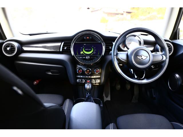 ＭＩＮＩ　クーパーＳ　Ｆ５６　６ＭＴ　入庫販売！