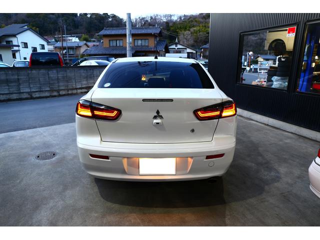 三菱　ギャランフォルティス　持ち込み　社外テール　取り付け
