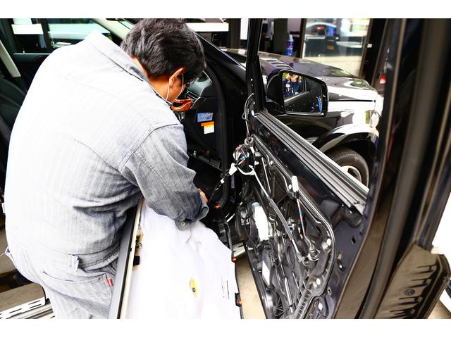 メルセデスベンツ　ＧＬＳ350ｄ　ロック音取り付け＆メルセデスミーコネクト設定