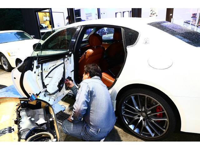 マセラティ　クアトロポルテ　ＧＴＳ　リアドアサンシェード不具合