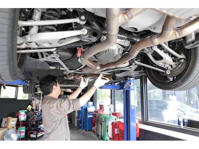 BMW　M4　Competition　持ち込み　ダウンパイプ　センターパイプ交換！