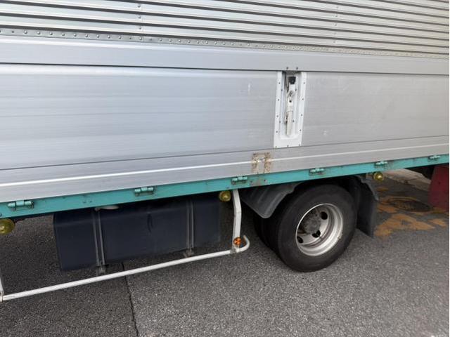 日野　ヒノ　レンジャー　ウイング車　トラック　箱車　アオリバランサー　交換　千葉　現地作業　群馬　高崎