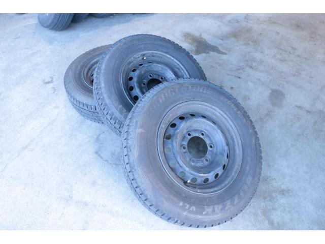 TOYOTA　ハイエース　ワゴン　GL  TRH214W　スタッドレスタイヤ　組み替え　冬タイヤ　冬準備　株式会社BLAZE