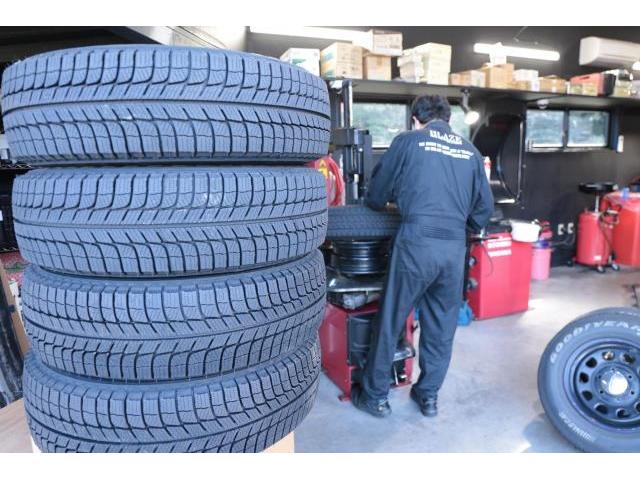 TOYOTA　ハイエース　ワゴン　GL  TRH214W　スタッドレスタイヤ　組み替え　冬タイヤ　冬準備　株式会社BLAZE